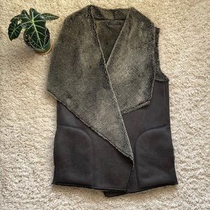 Velvet by Graham & Spencer Vest✨ Size: P